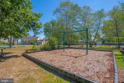 Exterior - 4734 Oak Rd, Shady Side, MD 20764 photo 10 of 11