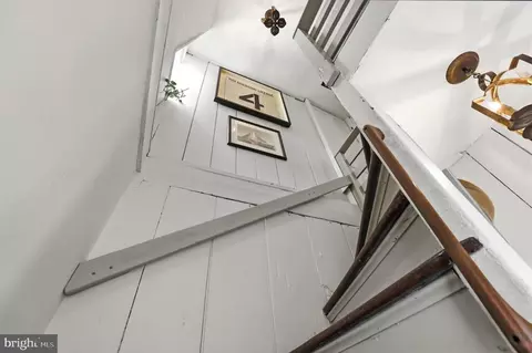 Entry Way - 45 Fleet St, Annapolis, MD 21401 photo 4 of 8