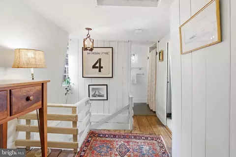 Entry Way - 45 Fleet St, Annapolis, MD 21401 photo 6 of 8