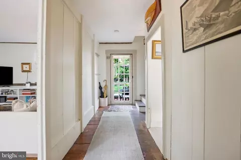 Entry Way - 45 Fleet St, Annapolis, MD 21401 photo 2 of 8
