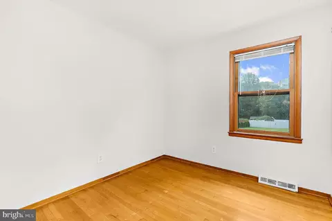 Bedroom - 130 Circle Rd, Pasadena, MD 21122 photo 5 of 6