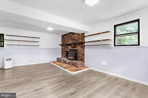 Living - 130 Circle Rd, Pasadena, MD 21122 photo 10 of 10
