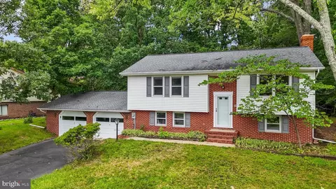 Exterior - 130 Circle Rd, Pasadena, MD 21122 photo 2 of 11
