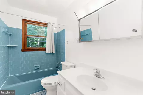 Bath - 130 Circle Rd, Pasadena, MD 21122 photo 1 of 2