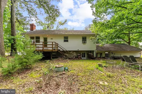 Exterior - 130 Circle Rd, Pasadena, MD 21122 photo 8 of 11