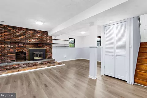 Living - 130 Circle Rd, Pasadena, MD 21122 photo 7 of 10