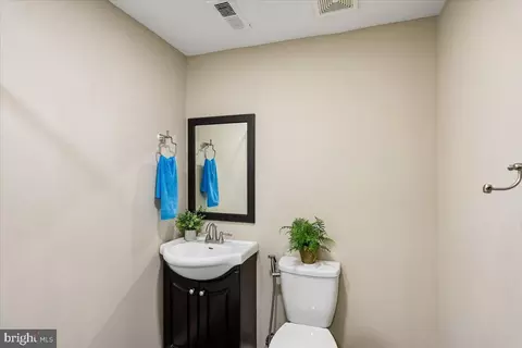 Bath - 608 Talon Ct, Arnold, MD 21012 photo 3 of 4