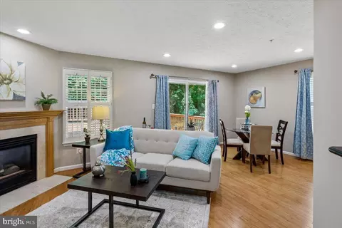 Living - 608 Talon Ct, Arnold, MD 21012 photo 1 of 2