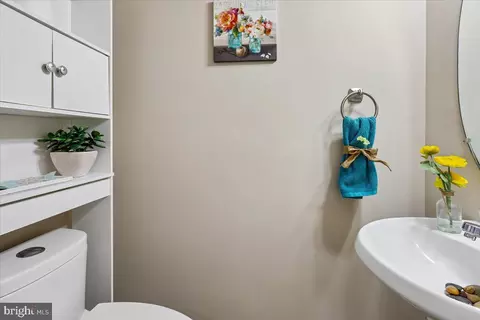 Entry Way - 608 Talon Ct, Arnold, MD 21012 photo 5 of 6
