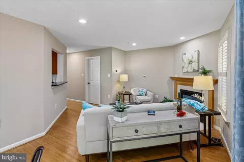 Living - 608 Talon Ct, Arnold, MD 21012 photo 2 of 2