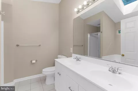 Bath - 2432 Knapps Way, Odenton, MD 21113 photo 3 of 4
