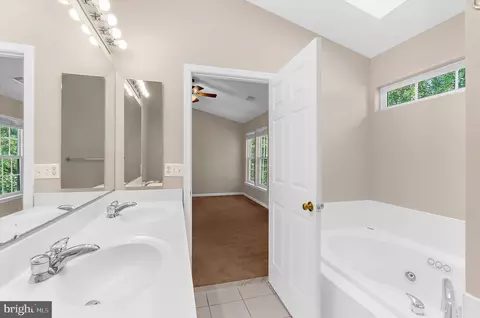 Bath - 2432 Knapps Way, Odenton, MD 21113 photo 4 of 4