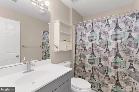 Bath - 2432 Knapps Way, Odenton, MD 21113 photo 2 of 4