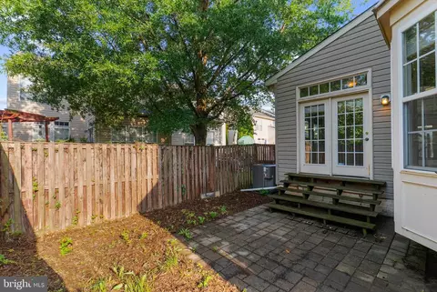 Exterior - 2432 Knapps Way, Odenton, MD 21113 photo 6 of 7