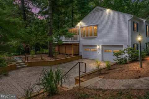 Exterior - 3115 Starboard Dr, Annapolis, MD 21403 photo 2 of 18