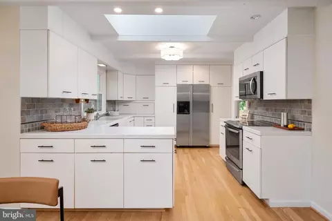 Kitchen - 3115 Starboard Dr, Annapolis, MD 21403 photo 3 of 5