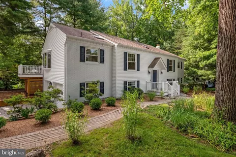 Exterior - 3115 Starboard Dr, Annapolis, MD 21403 photo 3 of 18