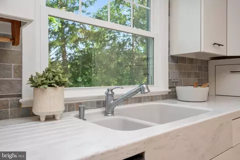 Kitchen - 3115 Starboard Dr, Annapolis, MD 21403 photo 2 of 5