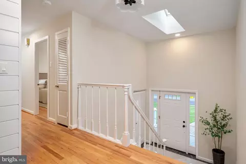 Entry Way - 3115 Starboard Dr, Annapolis, MD 21403 photo 2 of 3