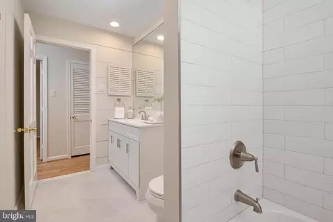 Bath - 3115 Starboard Dr, Annapolis, MD 21403 photo 3 of 4
