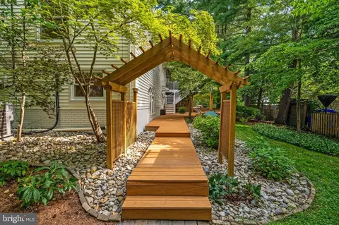 Exterior - 3115 Starboard Dr, Annapolis, MD 21403 photo 9 of 18