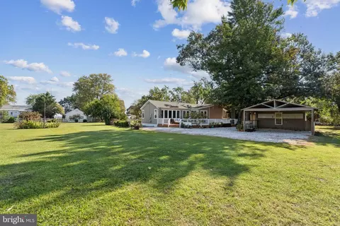 Exterior - 7654 Bay St, Pasadena, MD 21122 photo 11 of 15