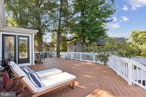 Exterior - 7654 Bay St, Pasadena, MD 21122 photo 5 of 15