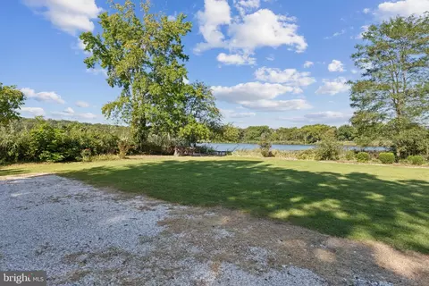 Exterior - 7654 Bay St, Pasadena, MD 21122 photo 12 of 15