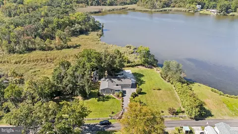 7654 Bay St, Pasadena, MD 21122