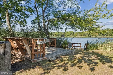 Exterior - 7654 Bay St, Pasadena, MD 21122 photo 13 of 15