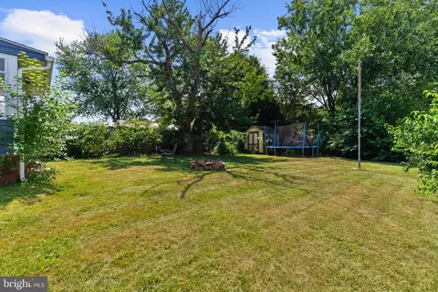 Exterior - 212 Lake Rd, Pasadena, MD 21122 photo 13 of 15
