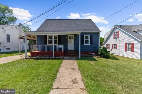 Exterior - 212 Lake Rd, Pasadena, MD 21122 photo 2 of 15