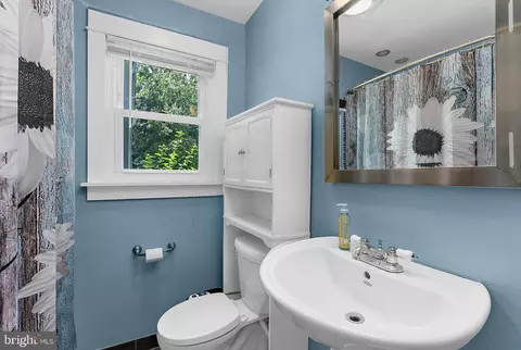 Bath - 212 Lake Rd, Pasadena, MD 21122 photo 1 of 1