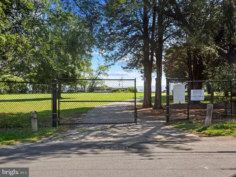 Exterior - 1153 Hampton Rd, Annapolis, MD 21409 photo 13 of 13