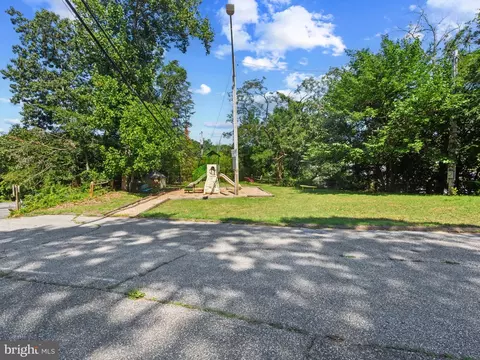 Exterior - 1153 Hampton Rd, Annapolis, MD 21409 photo 8 of 13