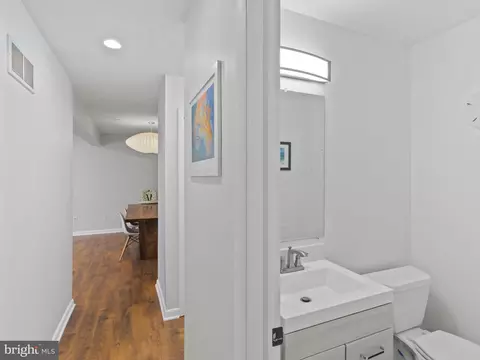 Entry Way - 1153 Hampton Rd, Annapolis, MD 21409 photo 1 of 3