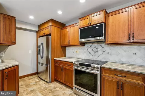 Kitchen - 3592 Fontron Dr, Edgewater, MD 21037 photo 3 of 4