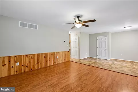 Living - 3592 Fontron Dr, Edgewater, MD 21037 photo 4 of 8