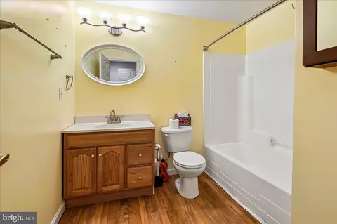 Bath - 3592 Fontron Dr, Edgewater, MD 21037 photo 4 of 5