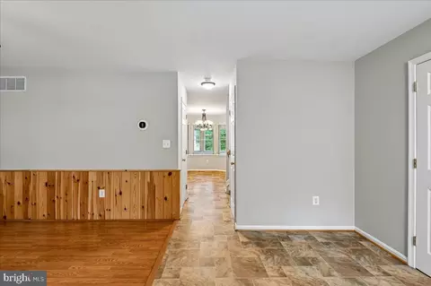 Entry Way - 3592 Fontron Dr, Edgewater, MD 21037 photo 3 of 11