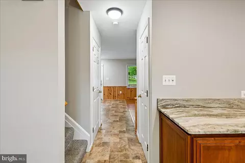 Entry Way - 3592 Fontron Dr, Edgewater, MD 21037 photo 5 of 11