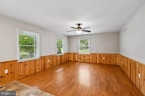 Living - 3592 Fontron Dr, Edgewater, MD 21037 photo 1 of 8