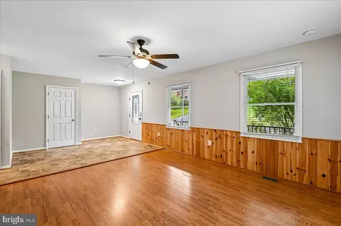Living - 3592 Fontron Dr, Edgewater, MD 21037 photo 2 of 8