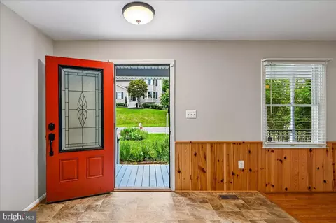 Entry Way - 3592 Fontron Dr, Edgewater, MD 21037 photo 1 of 11