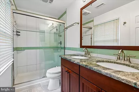 Bath - 3592 Fontron Dr, Edgewater, MD 21037 photo 2 of 5