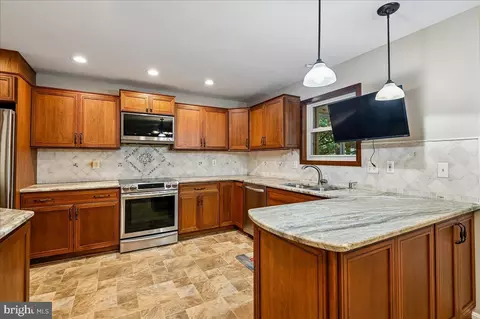 Kitchen - 3592 Fontron Dr, Edgewater, MD 21037 photo 1 of 4