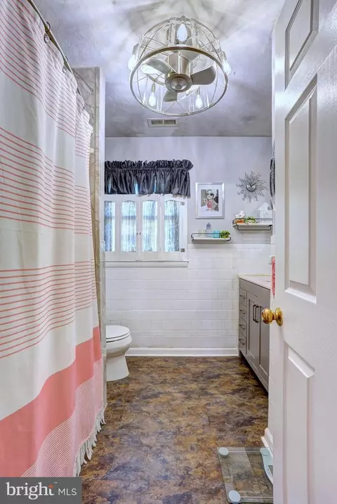 Bath - 166 Sillery Bay Rd, Pasadena, MD 21122 photo 1 of 2