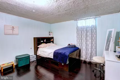 Bedroom - 166 Sillery Bay Rd, Pasadena, MD 21122 photo 5 of 5
