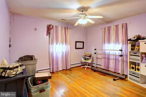 Bedroom - 166 Sillery Bay Rd, Pasadena, MD 21122 photo 3 of 5