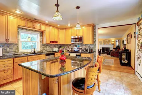 Kitchen - 166 Sillery Bay Rd, Pasadena, MD 21122 photo 1 of 3
